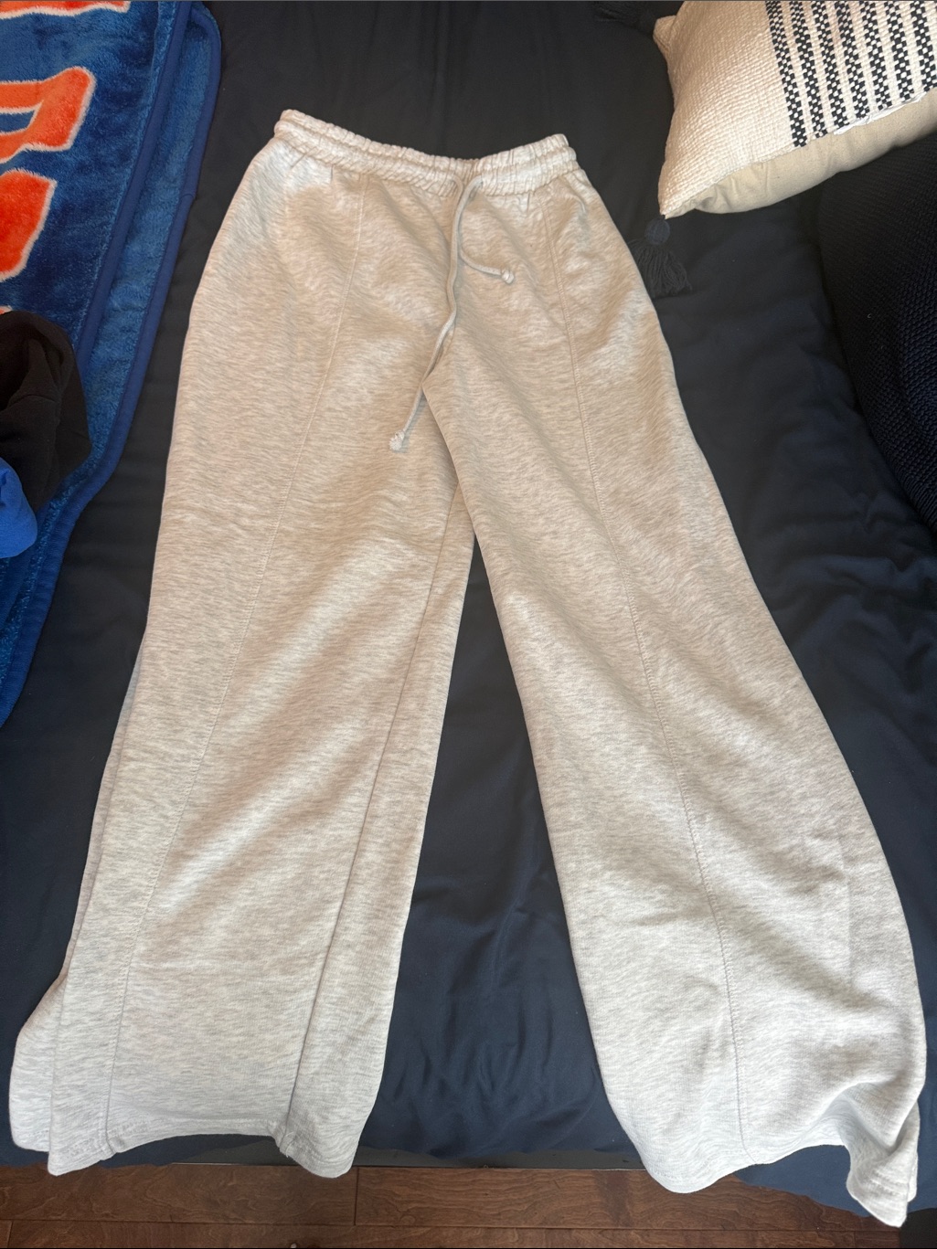 Zara Light Gray Wide-Leg Drawstring Sweatpants